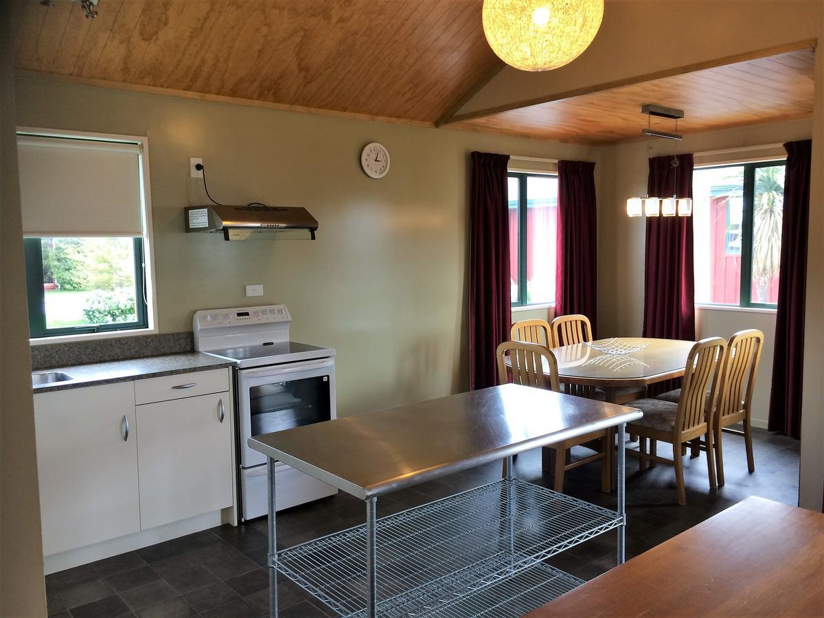 Cedar Chalets And Barkers Lodge Methven Esterno foto