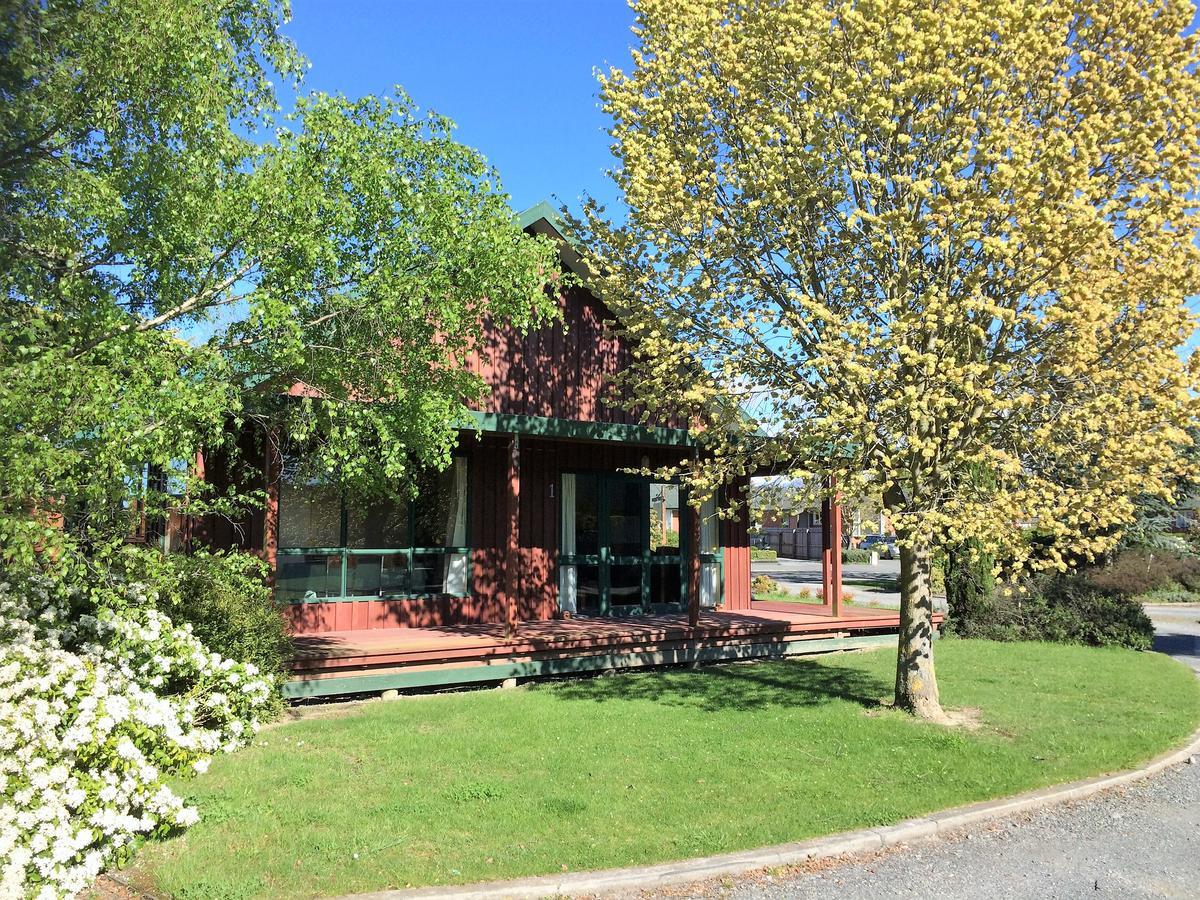 Cedar Chalets And Barkers Lodge Methven Esterno foto